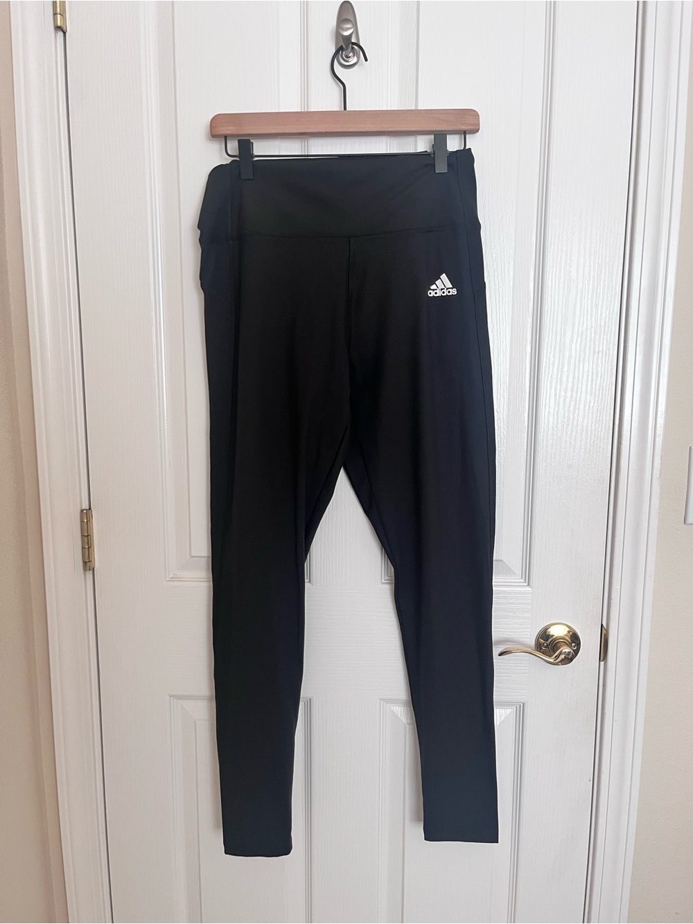 Black High-Rise Tight Fit Leggings